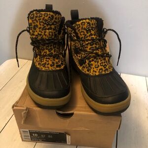 Nike ACG Cheetah Leopard Chuka II Boots - New Women | Color: Black | Size: 10